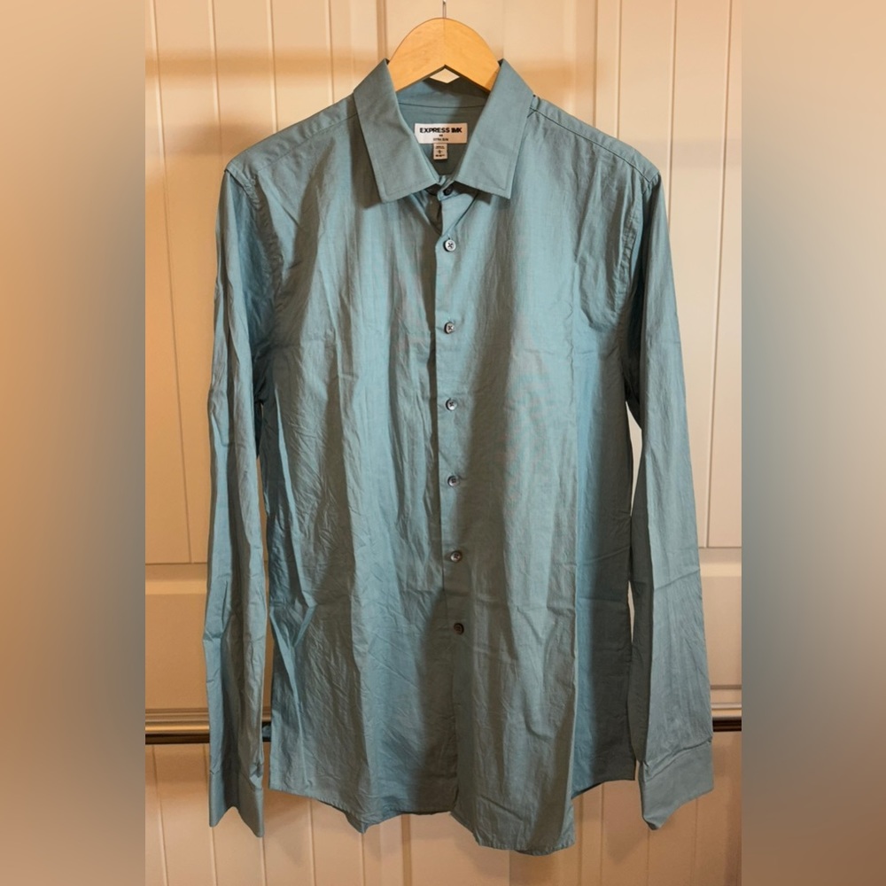 Express 1MX extra slim dress shirt. Size large, 16 to 16.5. Excellent condition.